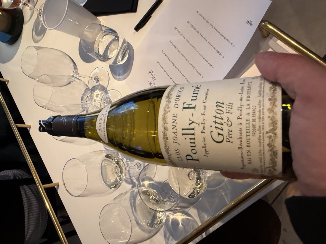 Flaskan Clos Joanne d'Orion Pouilly-Fumé 2023 från Gitton Père et Fils