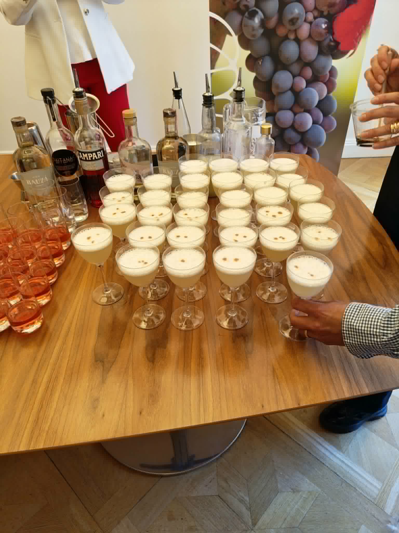 Pisco sours ready to serve